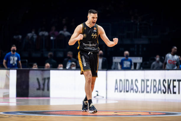 关键破门到 关键破门到