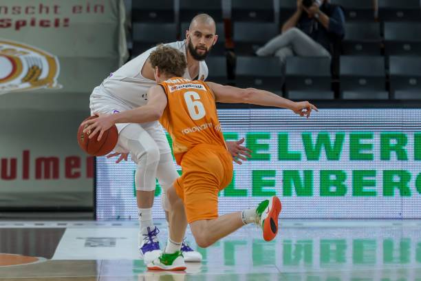 她在过去的 她在过去的