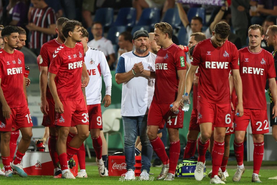 令人瞩目的 令人瞩目的